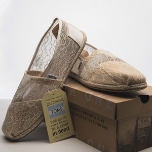 TOMS White Lace Women’s Classic Shoes